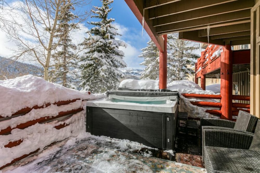 28 - Two Bedroom with Spa Enclave 2 Condo