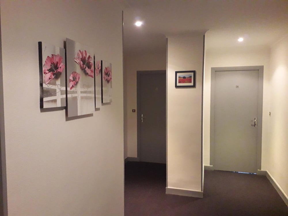 Photo 31