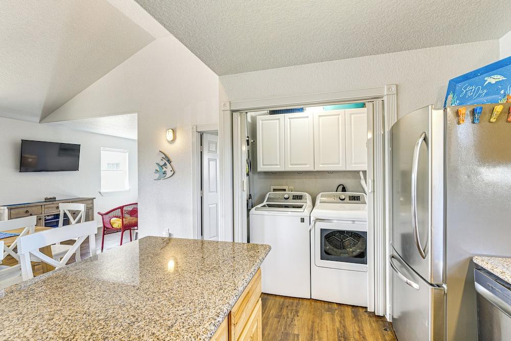 1 Block to Surfside Beach: Home w/ Gulf Views!