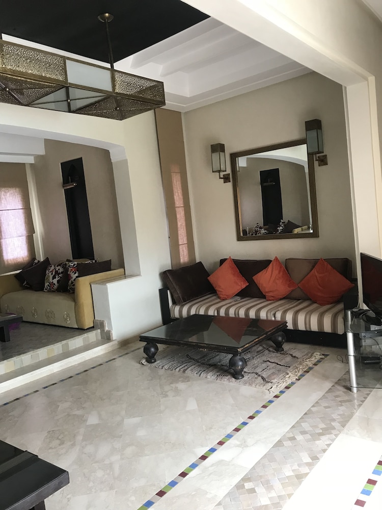 lounge