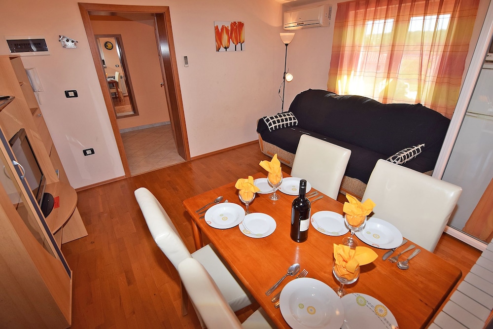 Apartments Jeromela