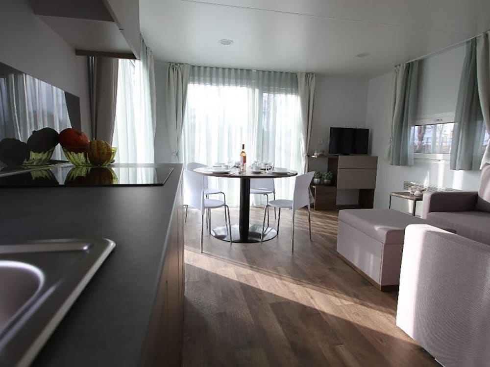 Comfortable Air-conditioned Chalet in Limburg view 4