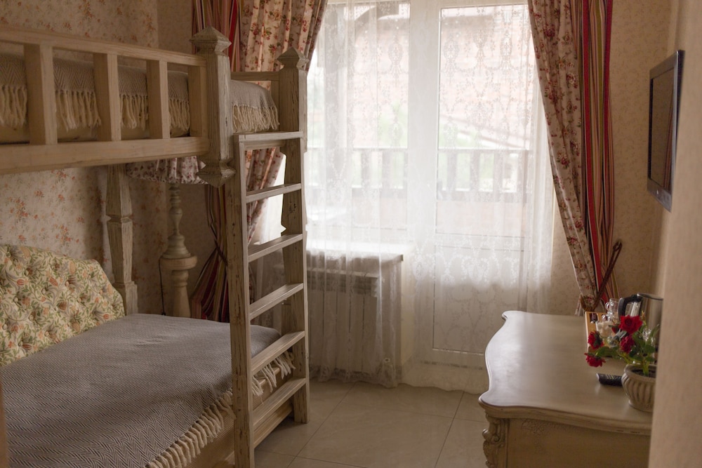 Rasslabonov Country Home view 4