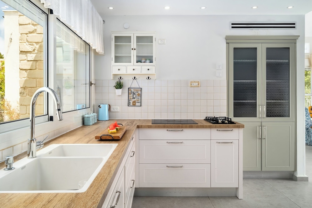 Rosh HaNikra Garden Villa by Sea N' Rent