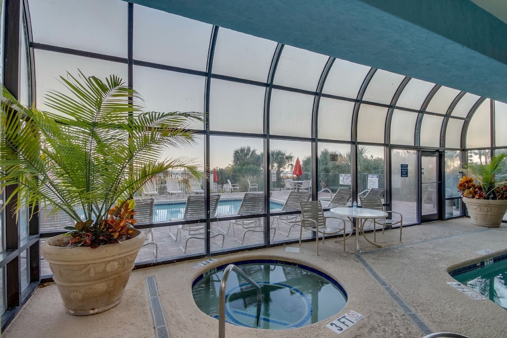 Oceanfront Condo with Balcony