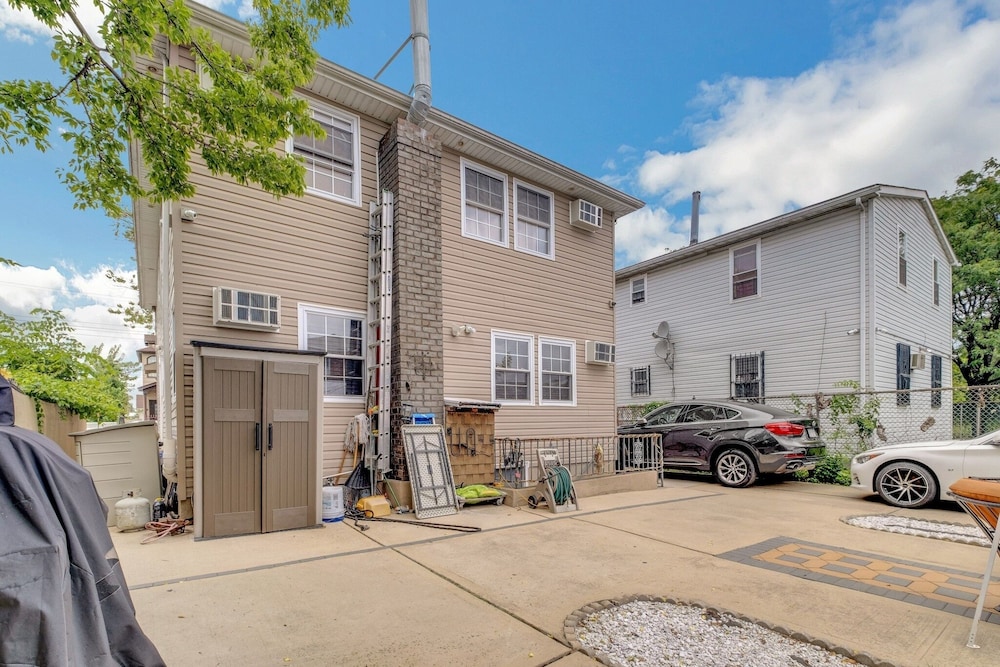 Modern Cozy 3br Home Just 10 Mins From Jfk! 3 Bedroom Residence by RedAwning view 4