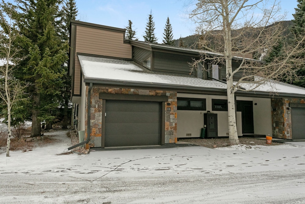 I1 Gore Creek Meadows 4 Bedroom Townhouse