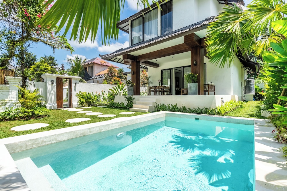Sacred Jungle by EVDEkimi Ubud – Modern Villas and Apartments with Kitchens, Pools, & Personalized Concierge Service
