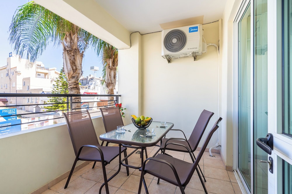 Apollo 2-Bedroom Apartment in Larnaca