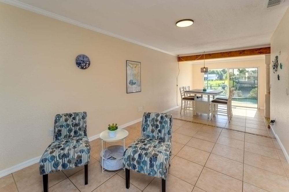 Gogo House in Port Charlotte view 4