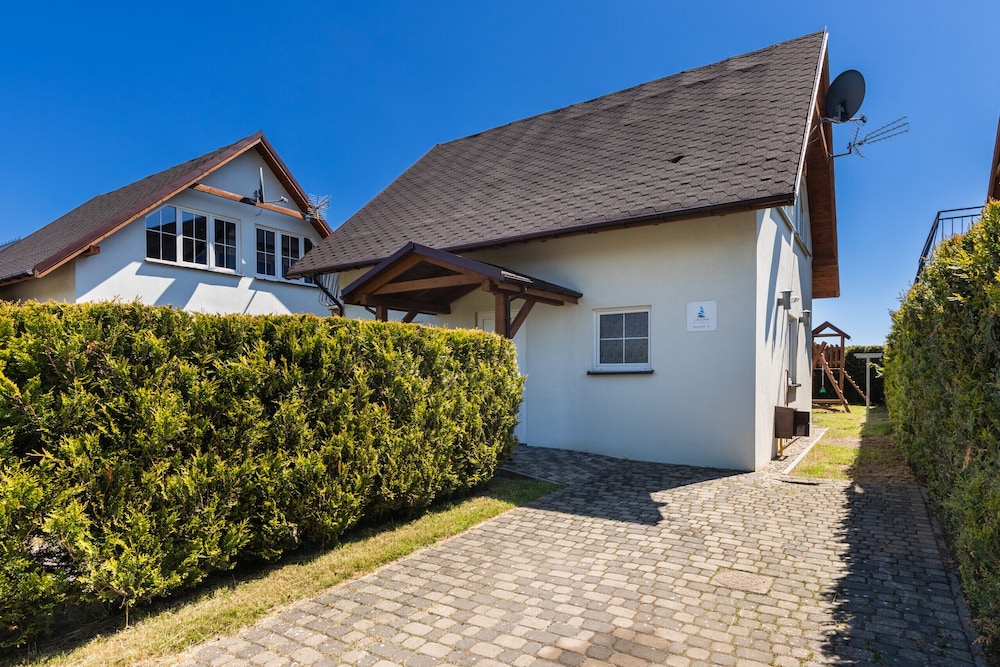 Holiday Houses Muschel by Renters view 5