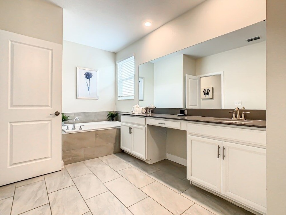 Luxury 5br Villa Near Disney Pool & Golf Retreat 5 Bedroom Villa