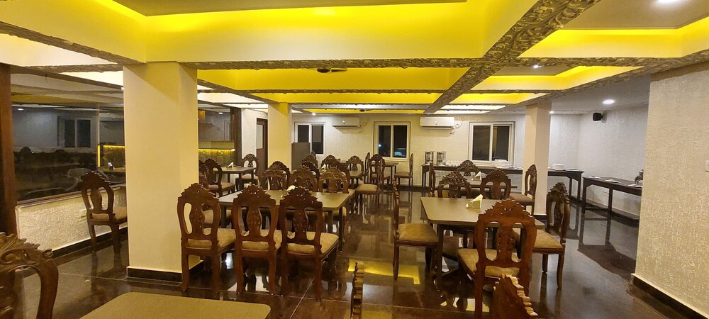 Nazri Hotel