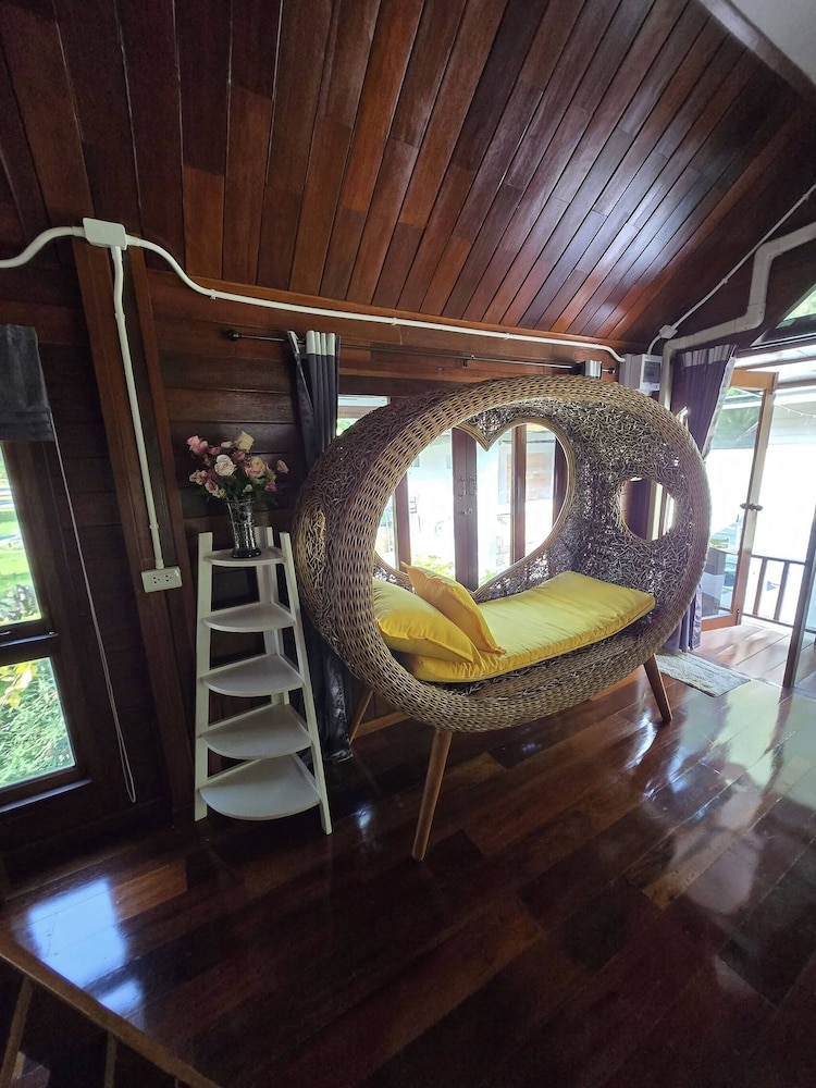 Peaceful Mountain Retreat in Ao Luek Tai