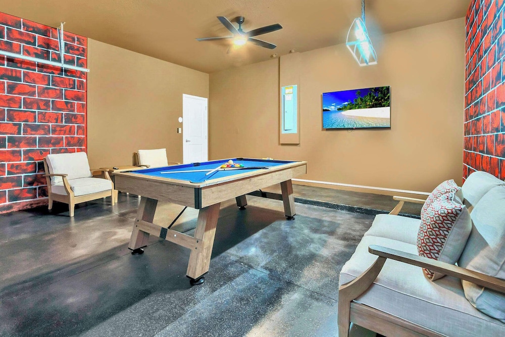 Upstay Luxury Resort Home w Private Pool & Hot Tub