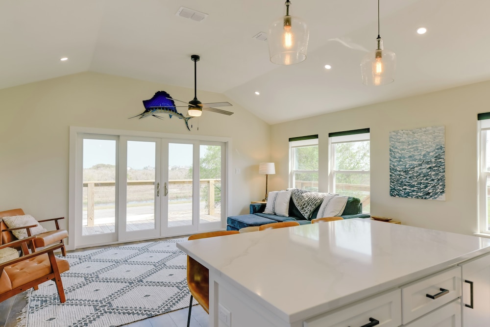 3 Mi to Rockport Beach: Home Near Aransas Bay