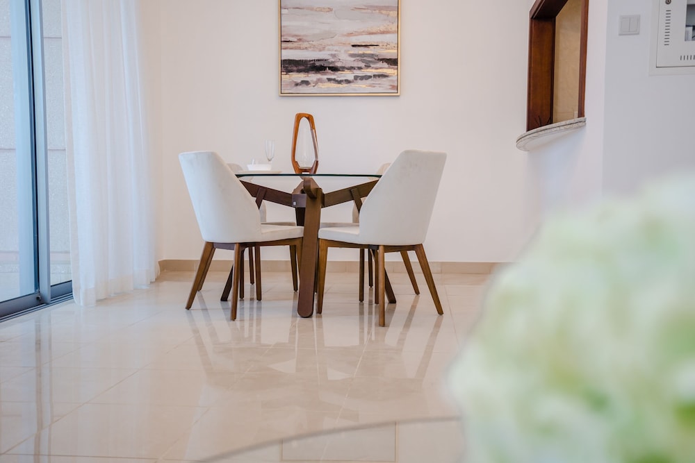 Nasma Luxury Stays - Standpoint Tower A
