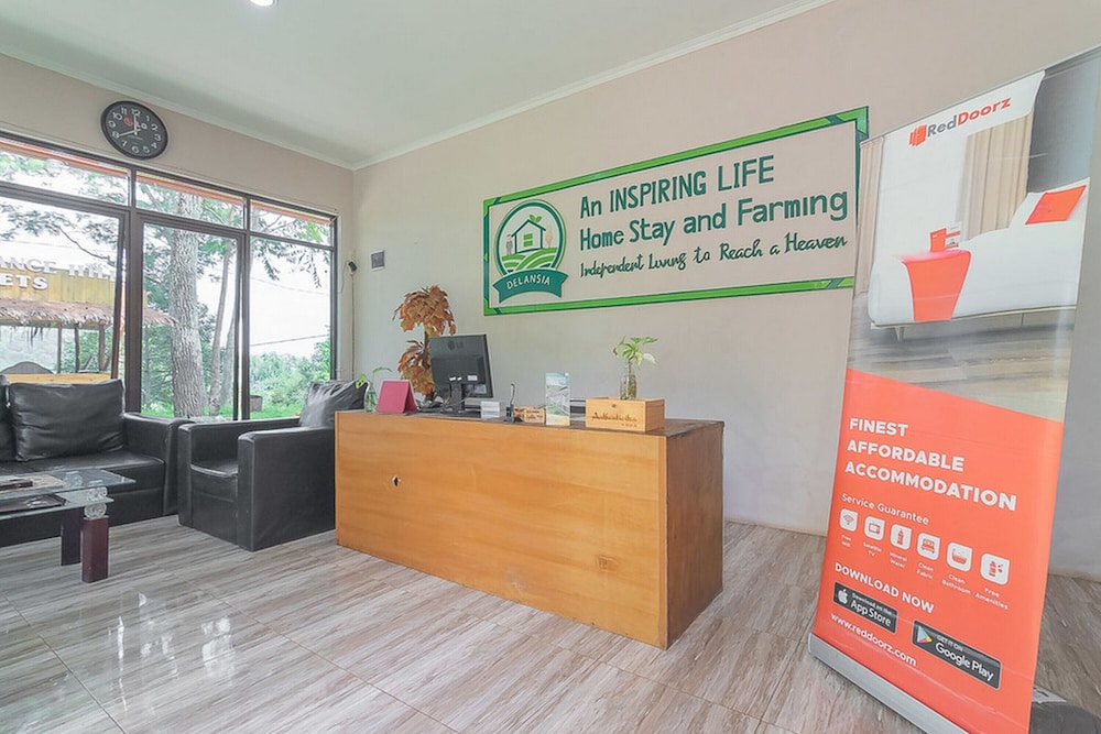 RedDoorz Resort Syariah @ Idelansia Homestay Ciater view 2