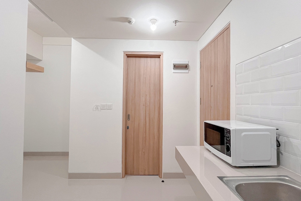 Minimalist 1Br Combined (No Kitchen) At Bandaraya - Tallasa City Makassar Apartment