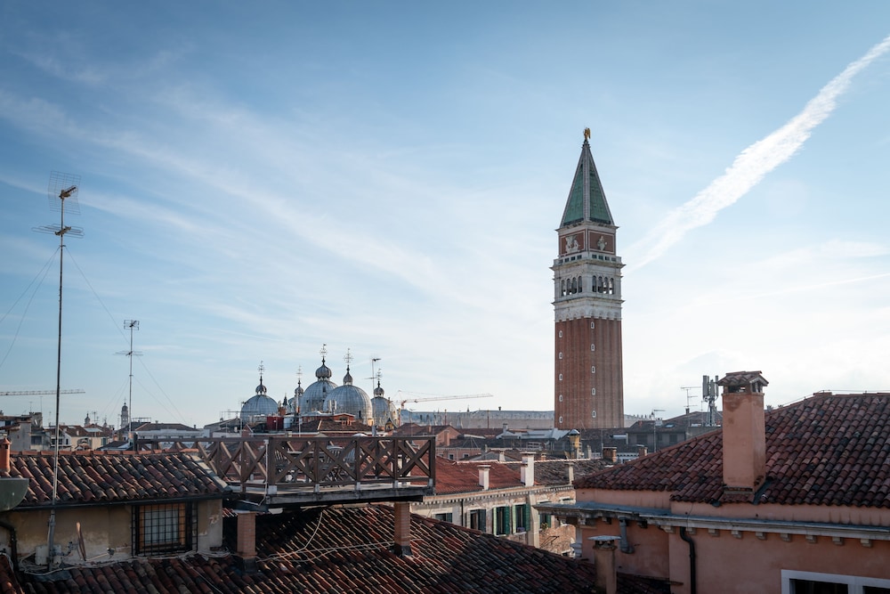 Palazzo San Luca