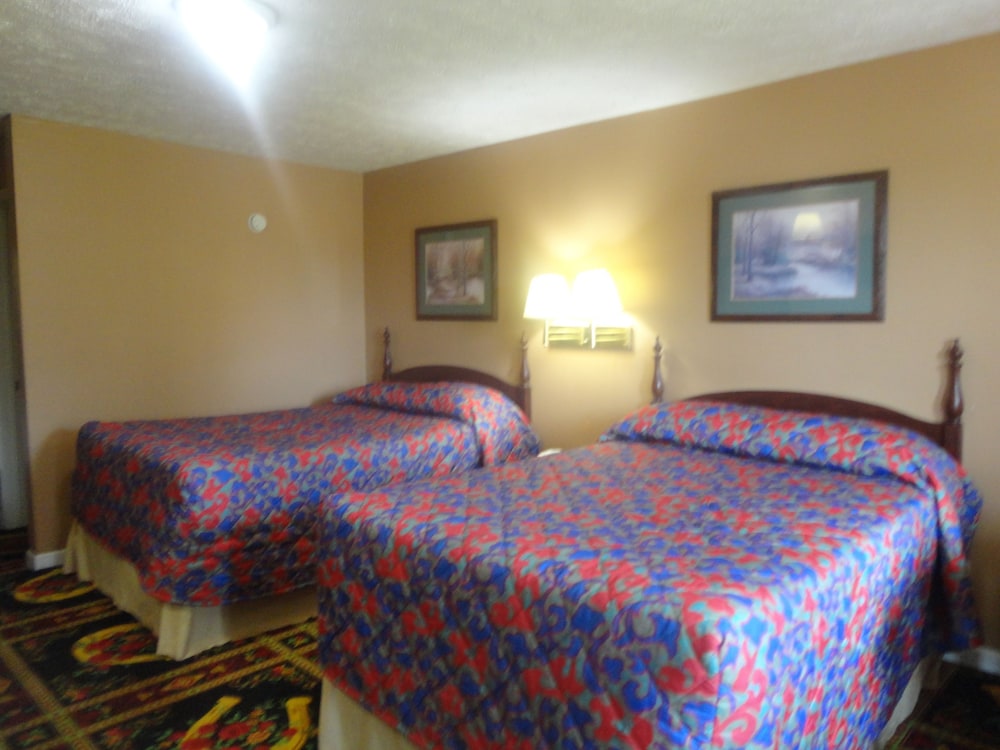 Royal Inn and Suites - Property Image 11