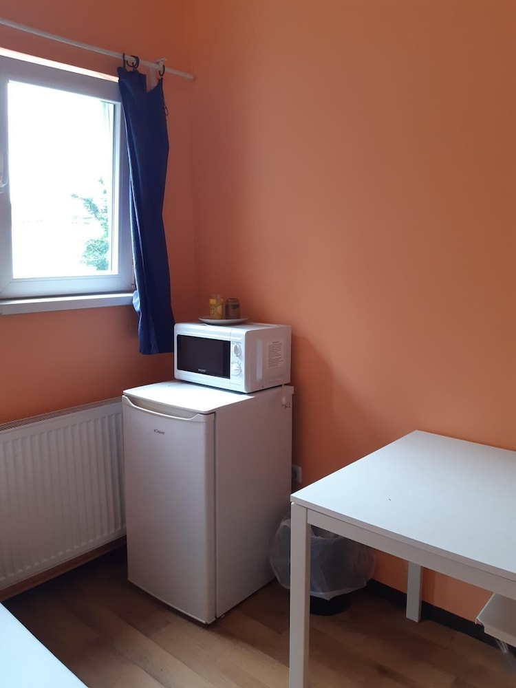 2-Rent Group Hostel Rooms&Apartments TUB19A