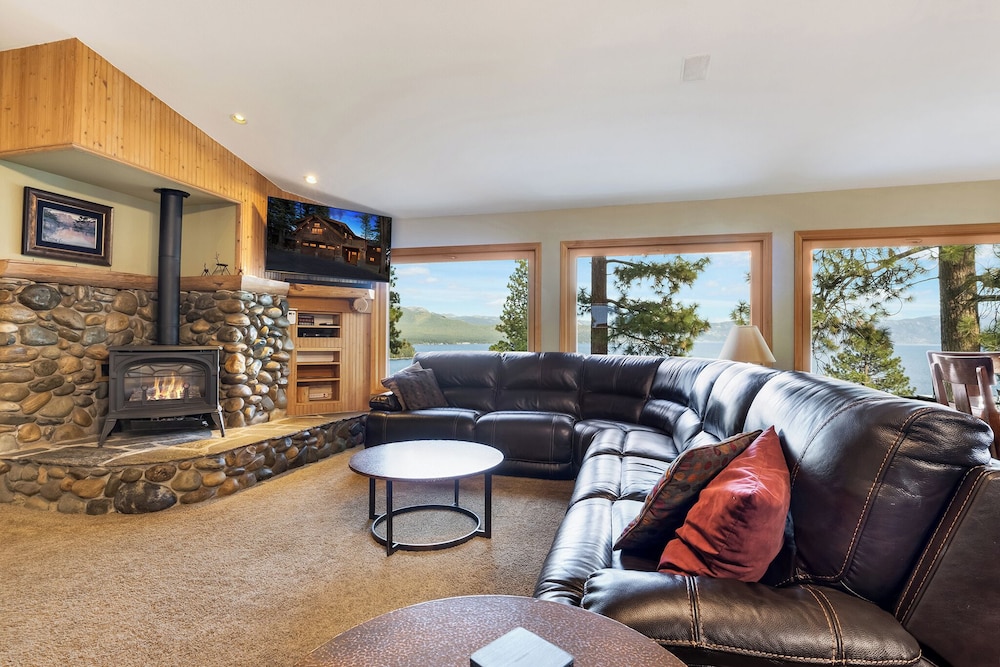 Tahoe Mountain Retreat Sleeps 12!