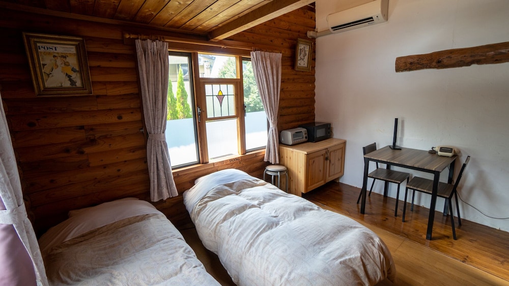Pension and Log Cottage Hoshinoko