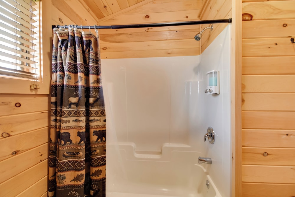 Lakefront Cabin Living w/ Dock Access on Sodus Bay