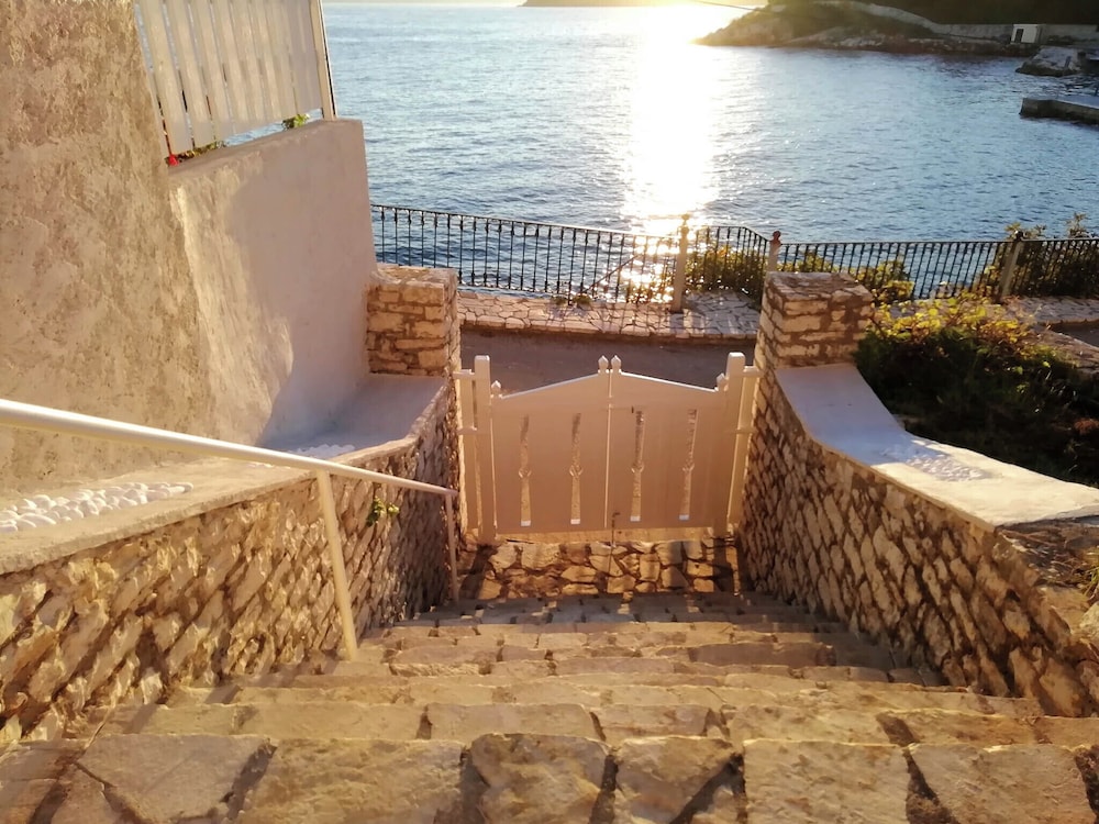 Sea Rose Apartment