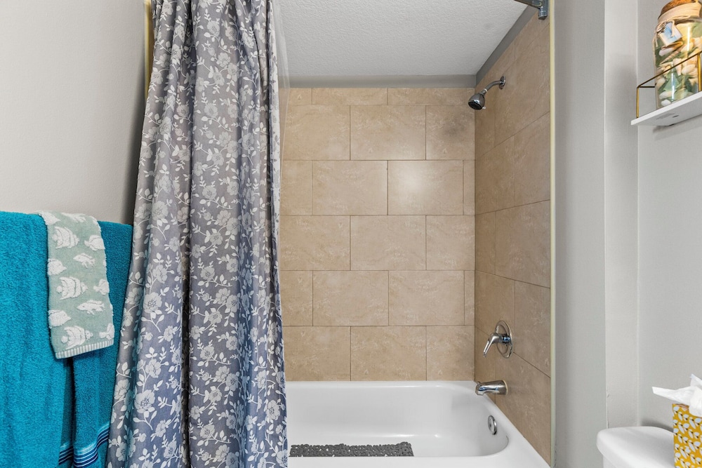 2Br2Ba Next To Jackson Memorial Hospital