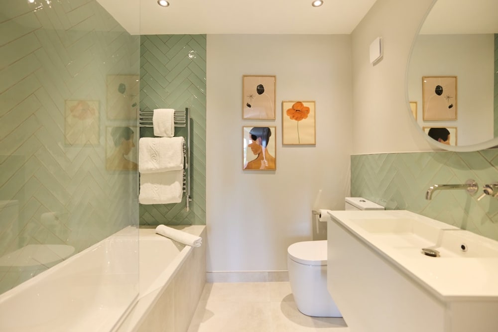 The Roehampton Place - Elegant 5bdr House With Garden Parking