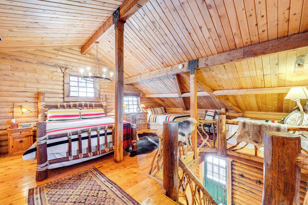 ~ 13 Mi to Main St: Park City Cabin w/ Mtn Views!