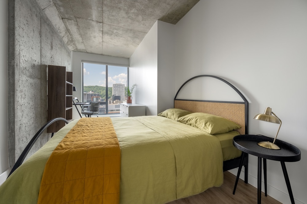 Elegant Studios and Apartments Montreal