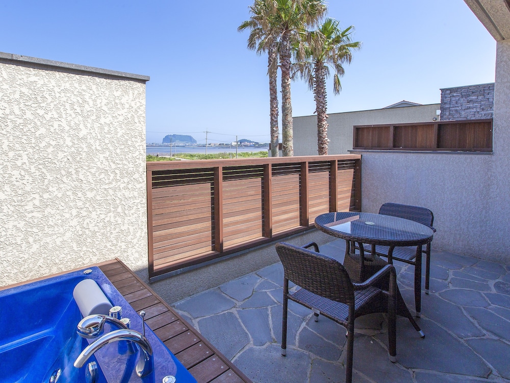 Leeum Island Spa & Pool Villa