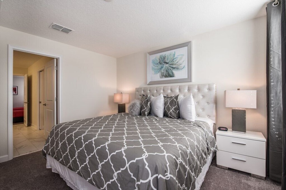 8942tw 8 Bedroom Villa by RedAwning - Image 5