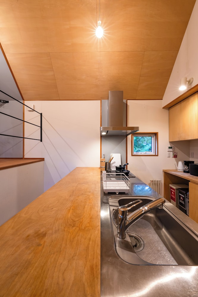 POROTO HOUSE