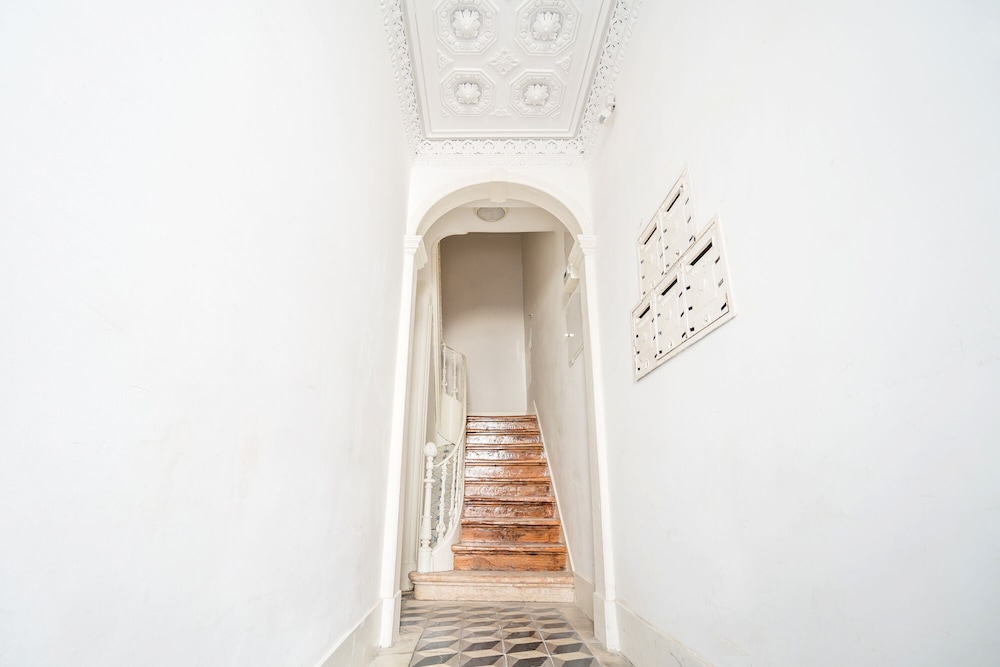An Ecletic Apartment in Lisbon view 2