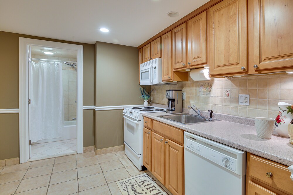 New Fairfield Vacation Rental w/ Lake Views! view 3