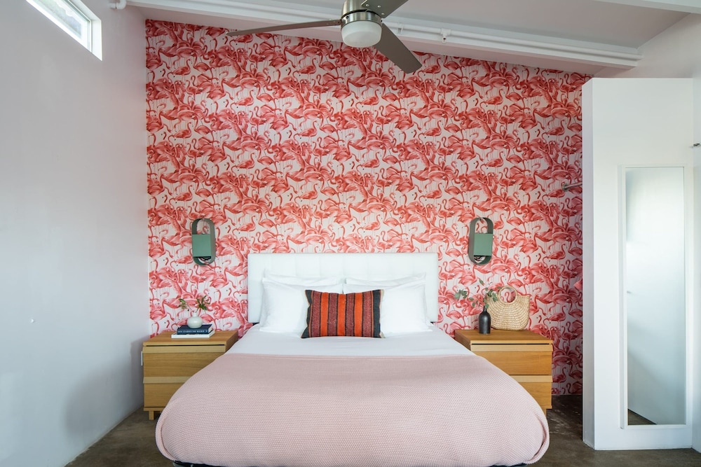 3 Private 1 Bedroom Units at The Wesley Sleeps 12