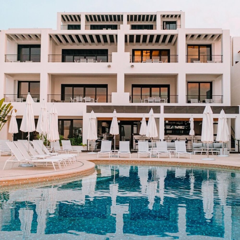 Oceanfront 2bd Penthouse