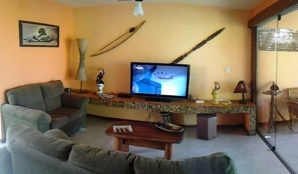 Casa de Temporada Felicidade, 38 Hóspedes, 2 Piscinas, 9 Suítes e 2 Churrasqueiras em Itacaré Bahia