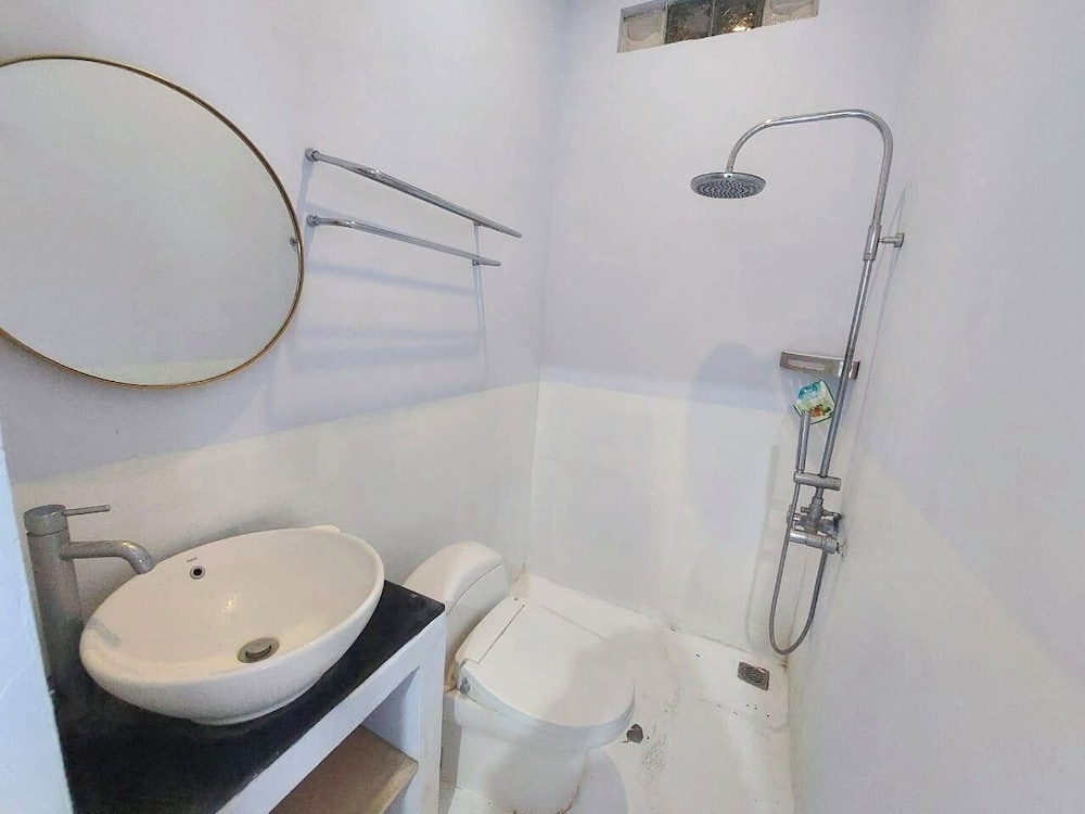 Double D Guesthouse and Villa