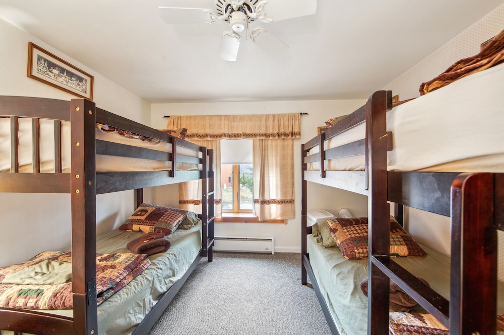 Top Ridge 49p - Family-friendly End Unit 3 Bedroom Townhouse by The Summit at Gore Mountain