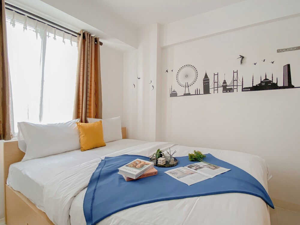 Comfy And Restfull 2Br Near Mall At Bassura City Apartment