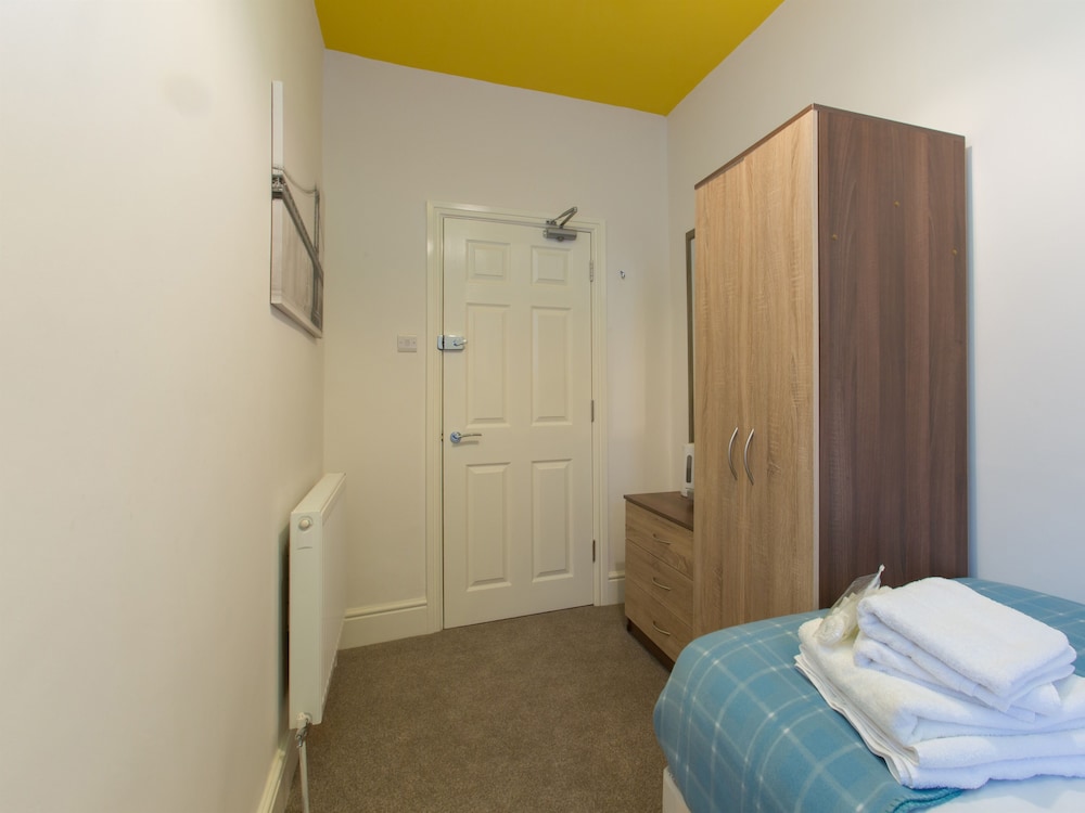 Crewe Vacations - Crewe Rooms West Avenue - Property Image 4