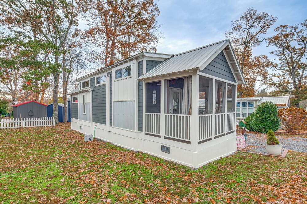 Tiny Home in Flat Rock: Easy Access to I-26!
