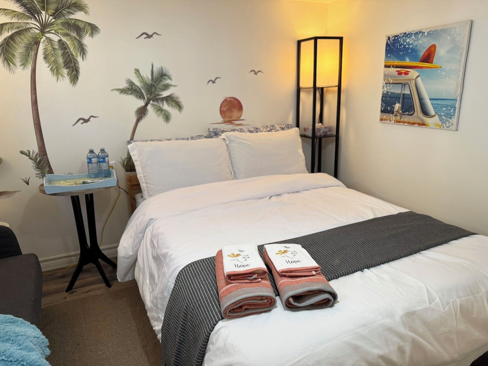 Sunrise BnB with Free Parking