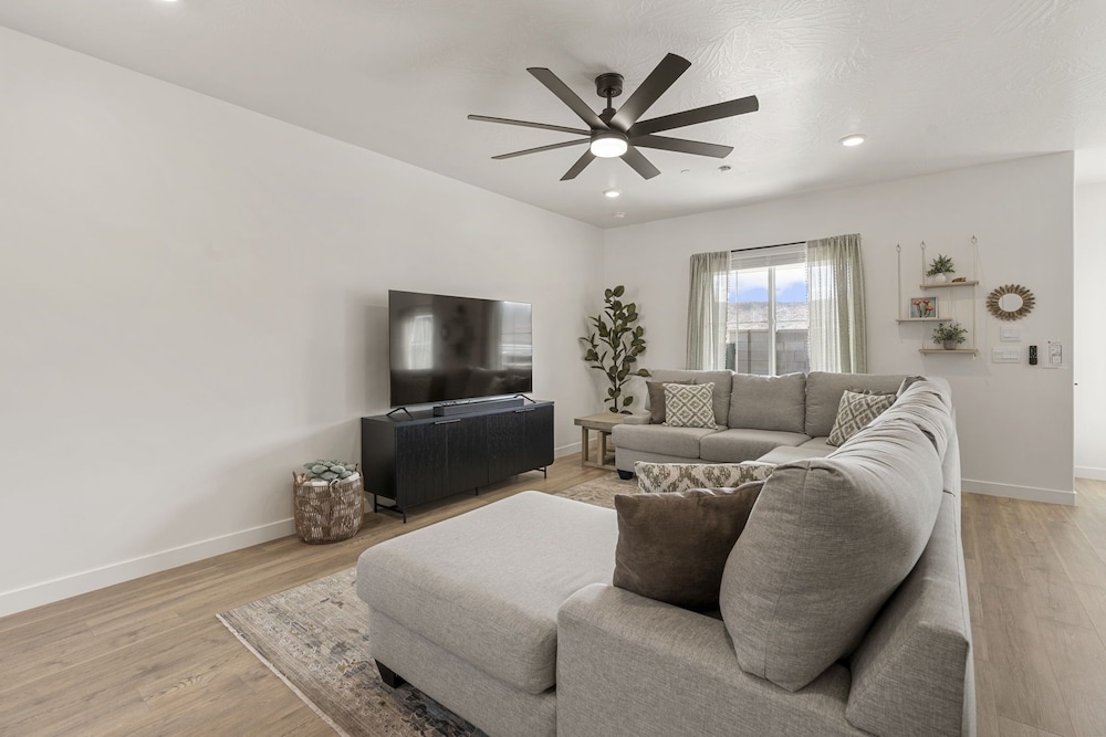Long Drive 4 Bedroom Townhouse