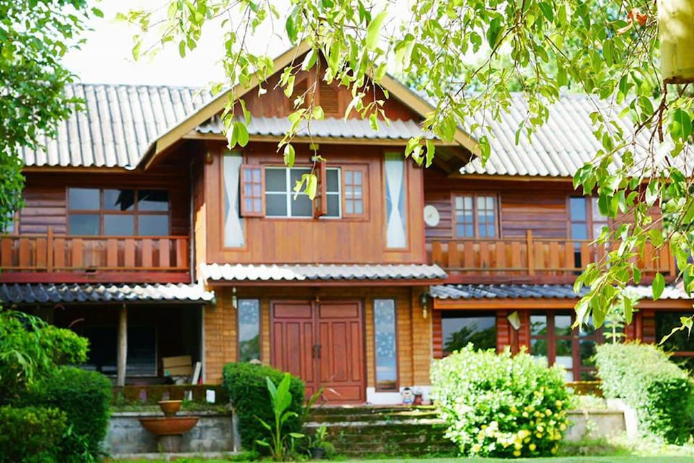 The Local Story Home Stay 1